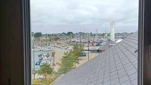 Interior - Family Duplex Apartment with Sea View, Near Beach and Shops (Arzon)