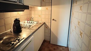 Unclassified image, 5 of 13, button - Saint Cyprien T2 near beach with pool and parking (Saint-Cyprien)