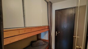 Unclassified image, 2 of 13, button - Saint Cyprien T2 near beach with pool and parking (Saint-Cyprien)