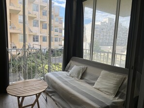 Interior - Beachfront Duplex T3, 5P, Terrace, Elevator, Parking, Pet-Friendly. Near Shops & Events. (Le Barcarès)