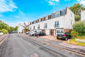 House | 3 bedrooms - Sunset Townhouse With Free Parking (Brighton)