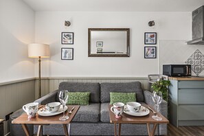 1 bedroom - Beachfront Apartment With Sea View By My Getaways (St Leonards-On-Sea)