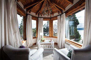 Departamento Confort, para no fumadores, vista al lago | 1 habitación y wifi gratis