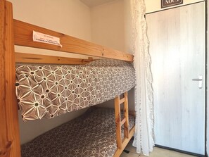 1 bedroom - Charming T2 Cabin 4 Pers, Pool, Parking in Le Barcarès (Le Barcarès)