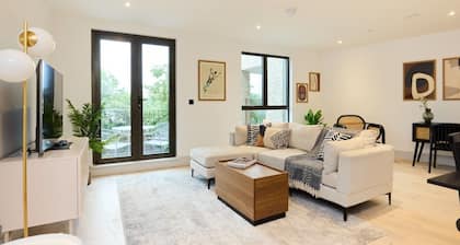 The South Wimbledon Place - Adorable 2bdr Flat With Balcony