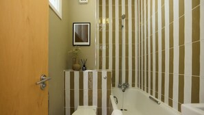 Apartment (2 Bedrooms) | Exterior - The Camden Hideout - Modish and Bright 2bdr Flat (London)