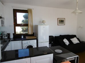 Interior - Charming T2 in Barcarès - Beach Access - 4P - Terrace - Parking (Le Barcarès)
