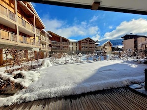 Property grounds - Charming new apartment with garden, near center, 4-5 pers (Les Gets)