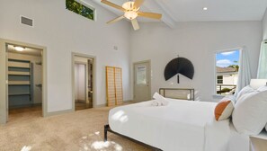 4 makuuhuonetta, työpöytä, silitysrauta/-lauta, ilmainen Wi-Fi