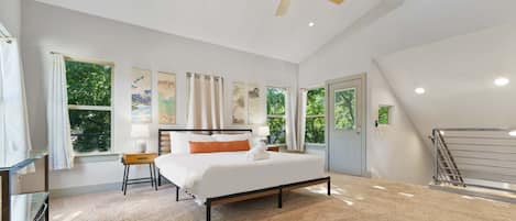 4 bedrooms, desk, iron/ironing board, free WiFi