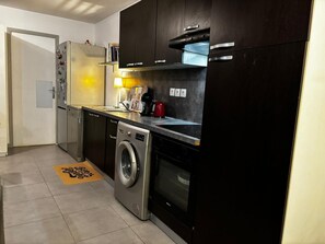 Kühlschrank, Ofen, Herdplatte, Geschirrspüler