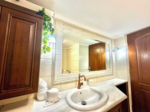 Hårtørrer, håndklæder, Sæbe, Shampoo