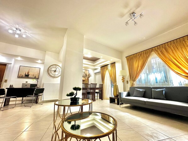 Een smart-tv en videogames