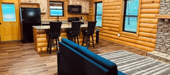 Private Cozy Cabin on Bourbon Trail with Hot Tub