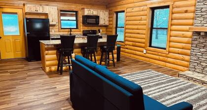 Private Cozy Cabin on Bourbon Trail with Hot Tub
