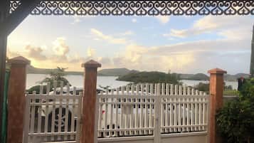 Appartement Classique ,2 chambres , non-fumeurs, vue sur mer. | Terrace/patio