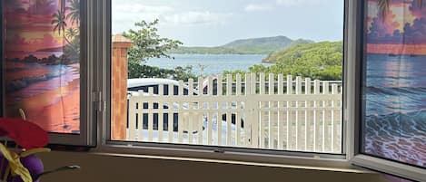 Appartement Classique ,2 chambres , non-fumeurs, vue sur mer. | Terrasse/Patio