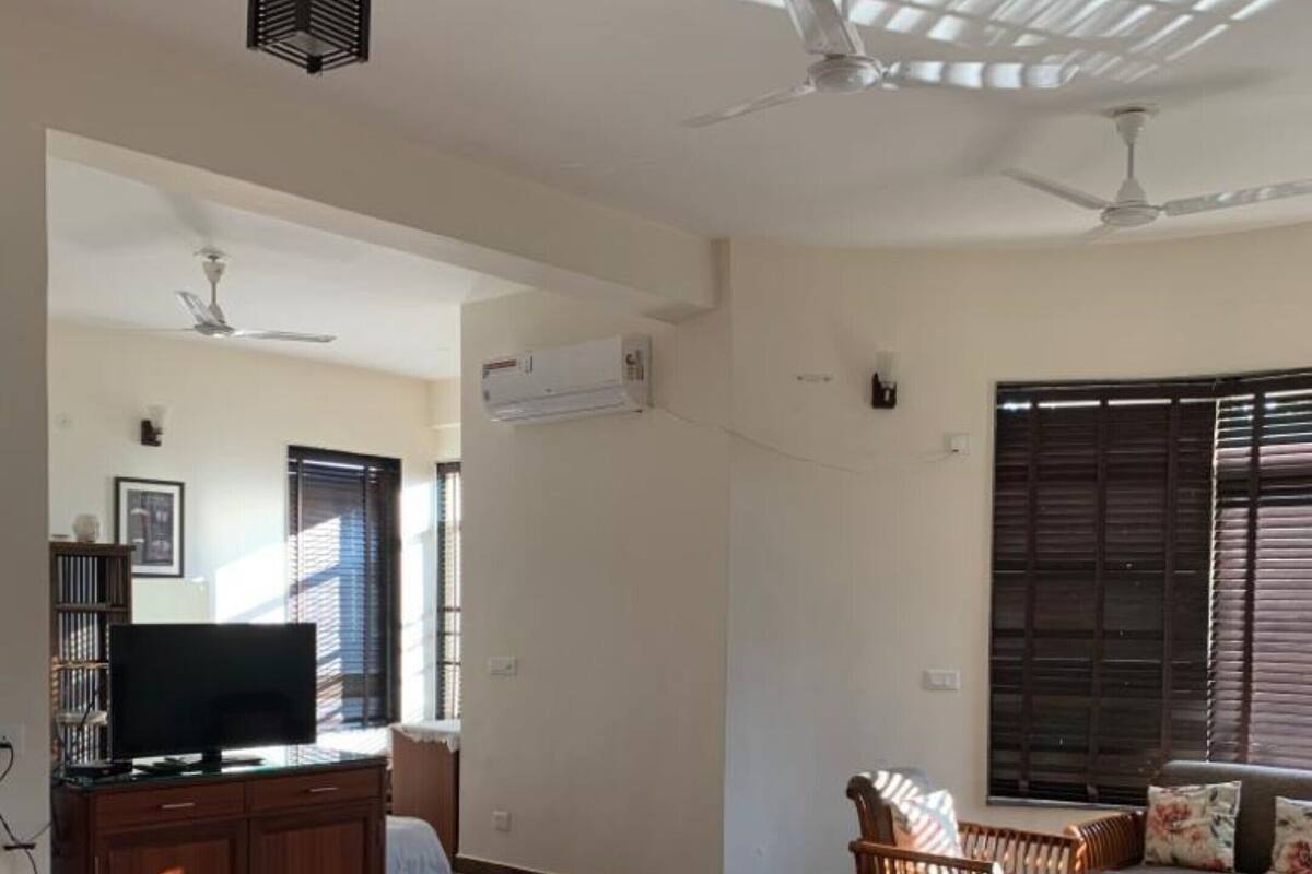 Deluxe Double Room | Free WiFi, bed sheets