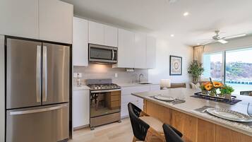 Fridge, microwave, oven, stovetop