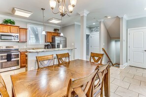 Apartment (3 Bedrooms) | Interior - Walk to Ocean: Myrtle Beach Townhome w/ Balcony! (Myrtle Beach)