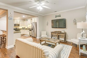 Living area - St Simons Island Haven: Screened Porch, Pond View! (St. Simons Island)