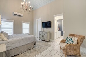 Interior - Peaceful St Simons Island Home: 1 Mi to Pier! (St. Simons Island)