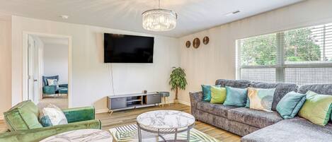 House (3 Bedrooms) | Front of property