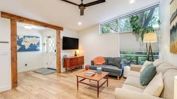 Apartment (2 Bedrooms) | Front of property