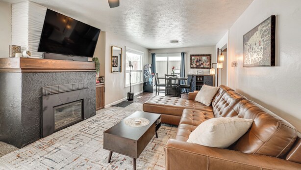 TV, DVD player, books - Updated Spokane Home w/ Furnished Patio Near Dtwn! (Spokane)