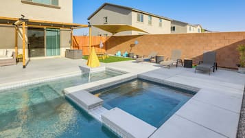 House (5 Bedrooms) | Interior