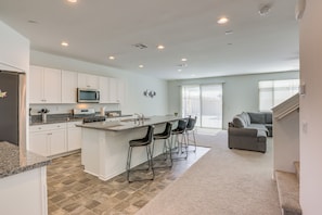 House (5 Bedrooms) | Interior