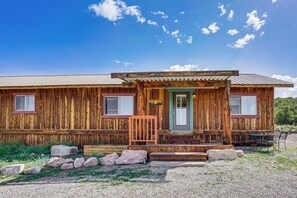 House (2 Bedrooms) | Interior - Sunset Cabin Near Moab w/ Stunning Views! (Moab)