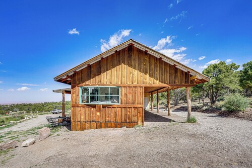 Sunset Cabin Near Moab w/ Stunning Views!