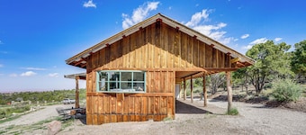Sunset Cabin Near Moab w/ Stunning Views!
