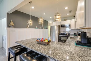 Apartment (3 Bedrooms) | Interior - North Topsail Beach Townhome: Walk to the Beach! (Sneads Ferry)