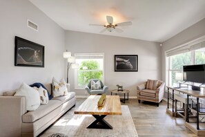 House (3 Bedrooms) | Interior - Pool Oasis & Fenced Yard: Central Wellington Home (Wellington)