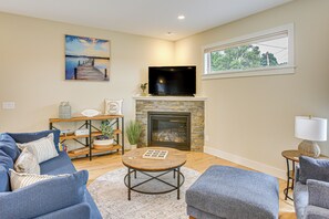 Apartment (2 Bedrooms) | Interior - Traverse City Townhome: Walk to Boardman Lake! (Traverse City)