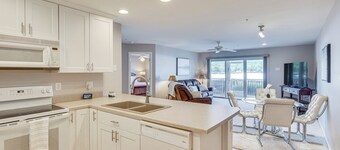 Lake of The Ozarks Condo w/ Pool in Camdenton