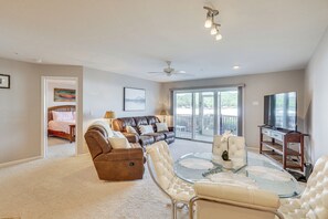 Apartment (3 Bedrooms) | Interior - Lake of The Ozarks Condo w/ Pool in Camdenton (Camdenton)