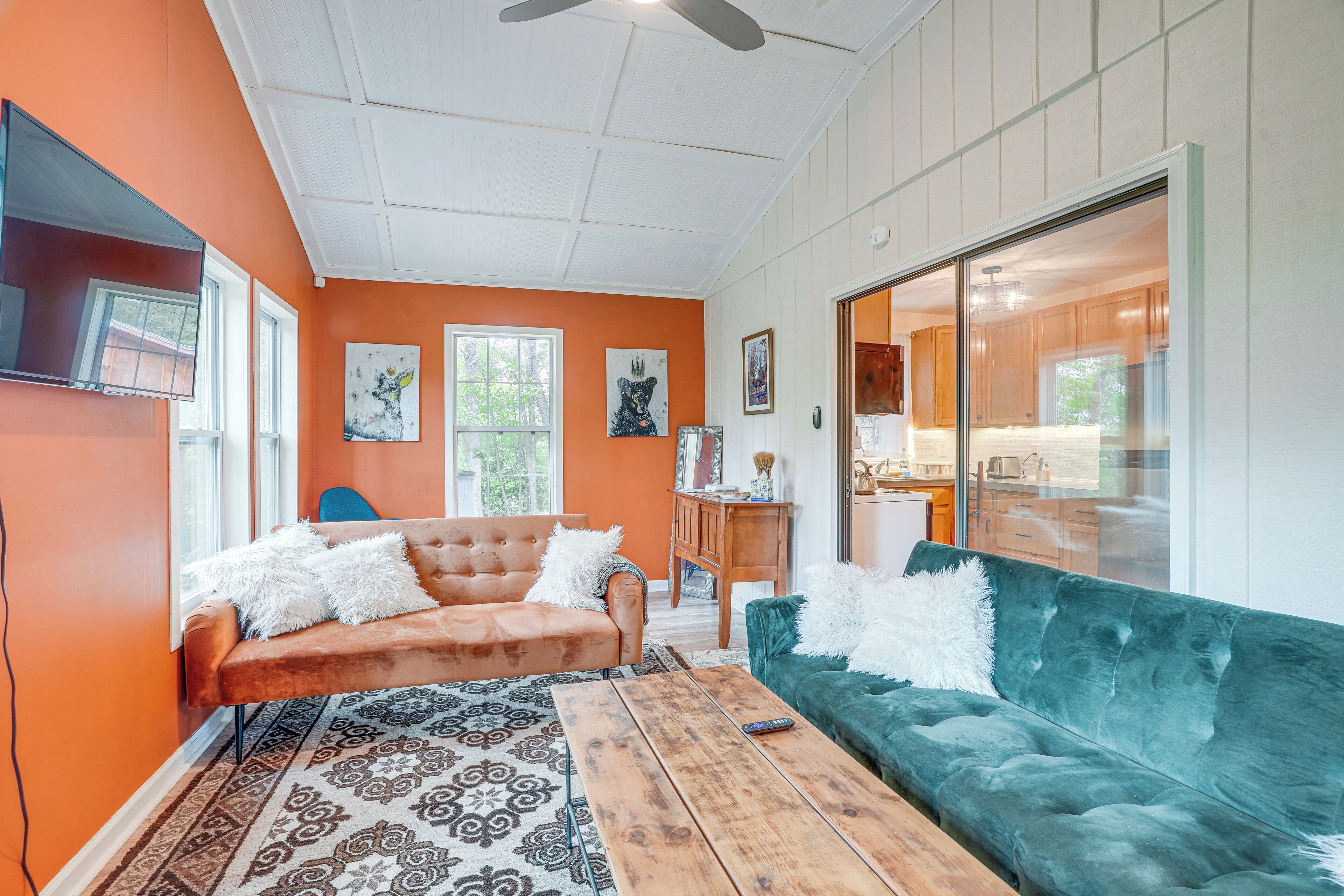 House (2 Bedrooms) | Interior
