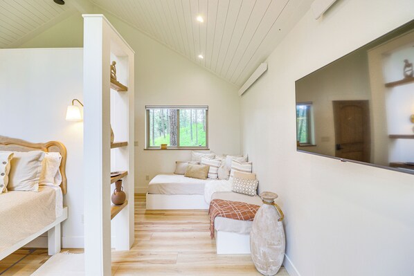 Interior - Dreamy Montana Cabin: Short Drive to Flathead Lake (Polson)