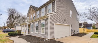 10 Mi to Norfolk: Chesapeake Haven w/ Yard!