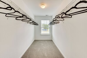 Interior - 10 Mi to Norfolk: Chesapeake Haven w/ Yard! (Chesapeake)