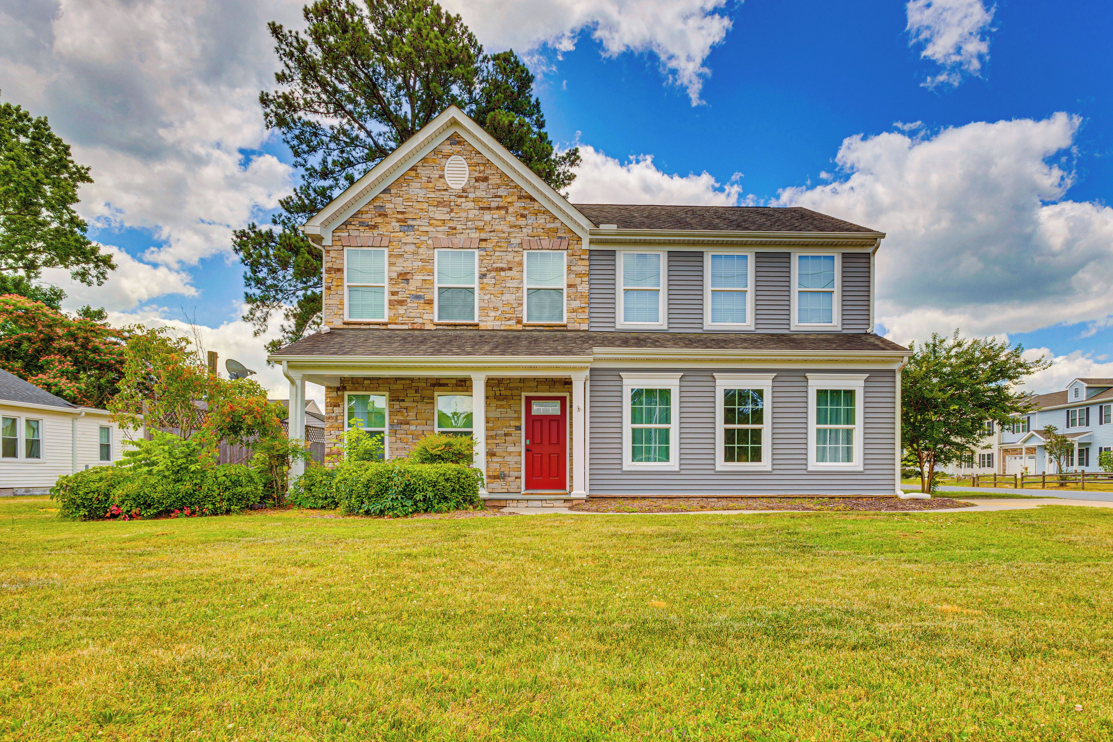 House (4 Bedrooms) | Front of property