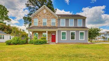 House (4 Bedrooms) | Front of property
