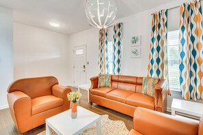 Interior - 10 Mi to Norfolk: Chesapeake Haven w/ Yard! (Chesapeake)