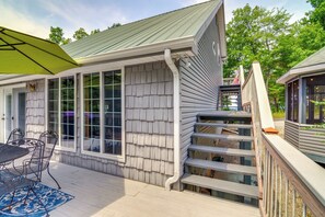 House (2 Bedrooms) | Interior - Tennessee Cabin Getaway Near Dale Hollow Lake! (Byrdstown)