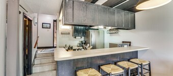 Angel Fire Mountain Condo: Steps to Ski Resort!