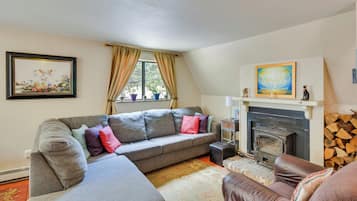 House (5 Bedrooms) | Interior