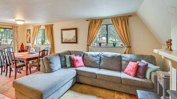 Rumah (5 Bedrooms) | Bagian depan properti